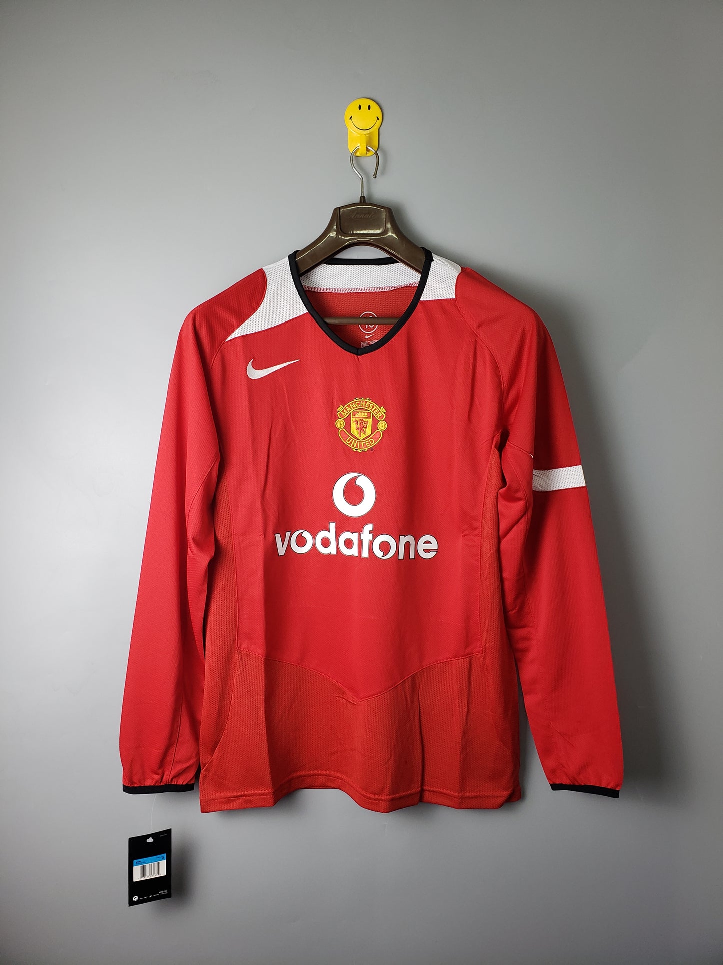 Manchester United longsleeve home jersey. Season 04/05