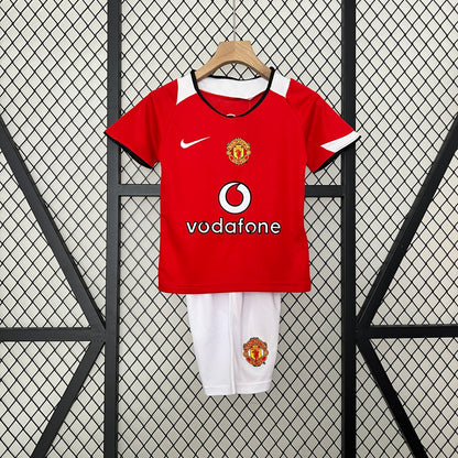 Manchester United home kids set. Season 04/05