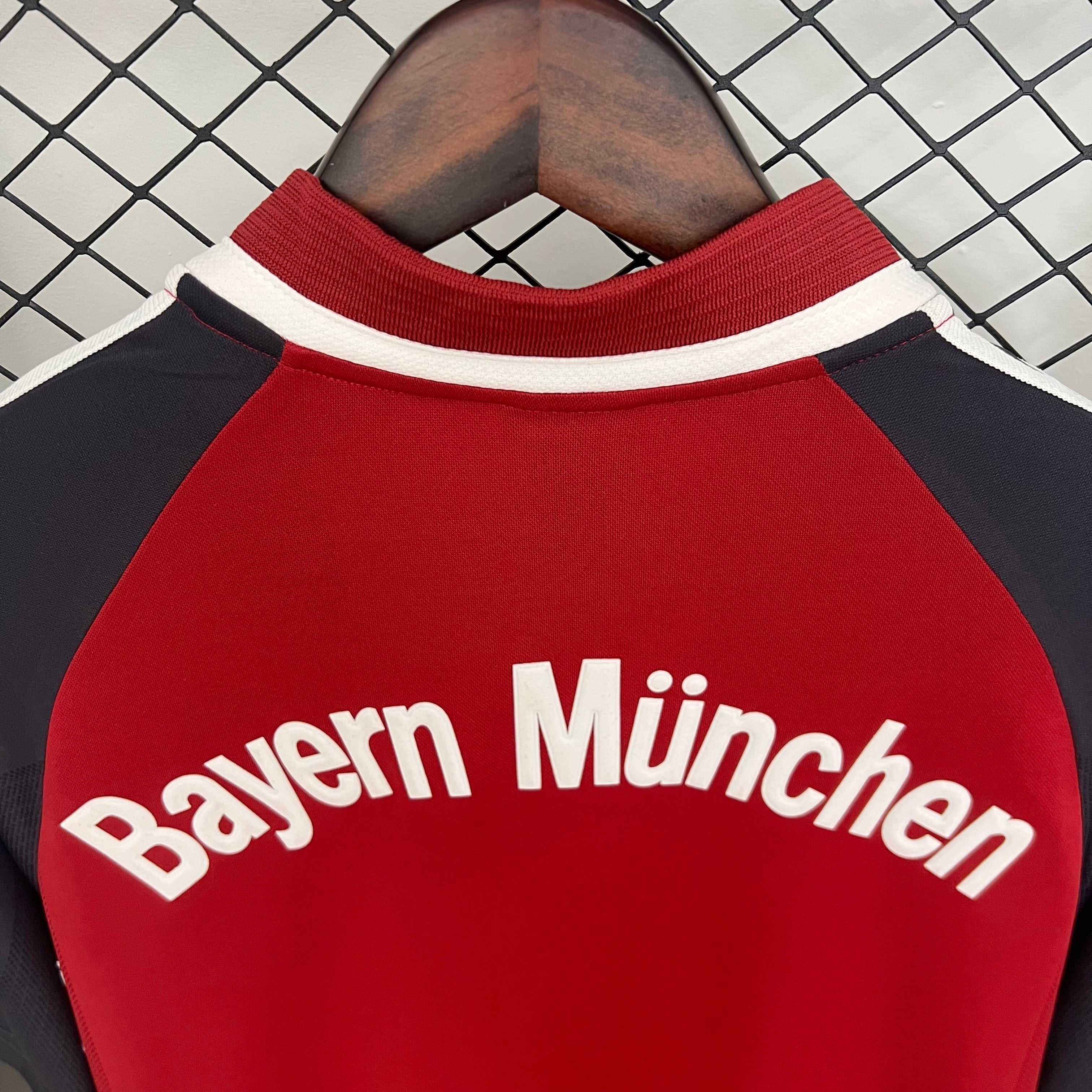 Bayern Munich home jersey. Season 01/02