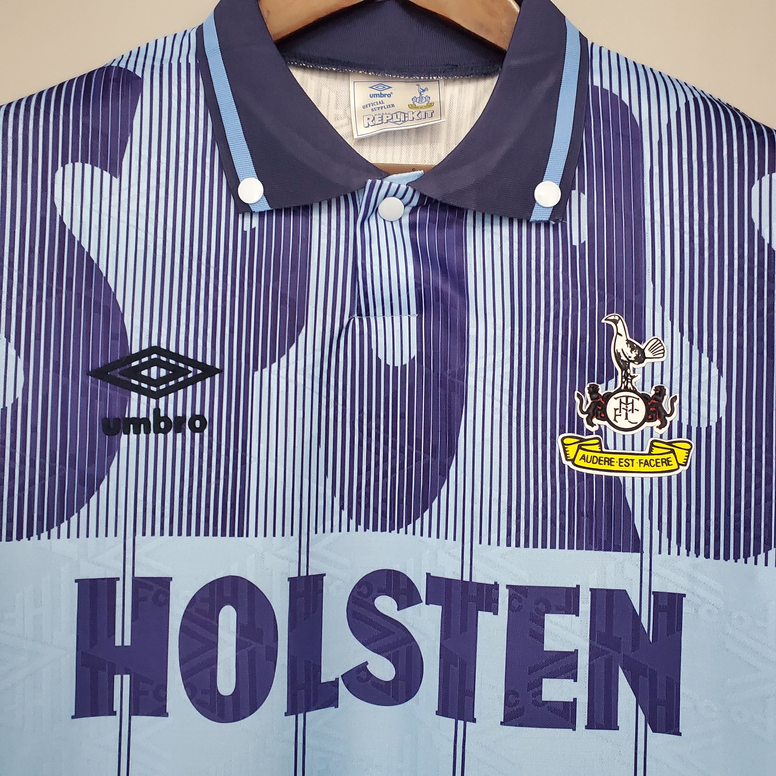 Tottenham Hotspur third jersey. Season 92/94