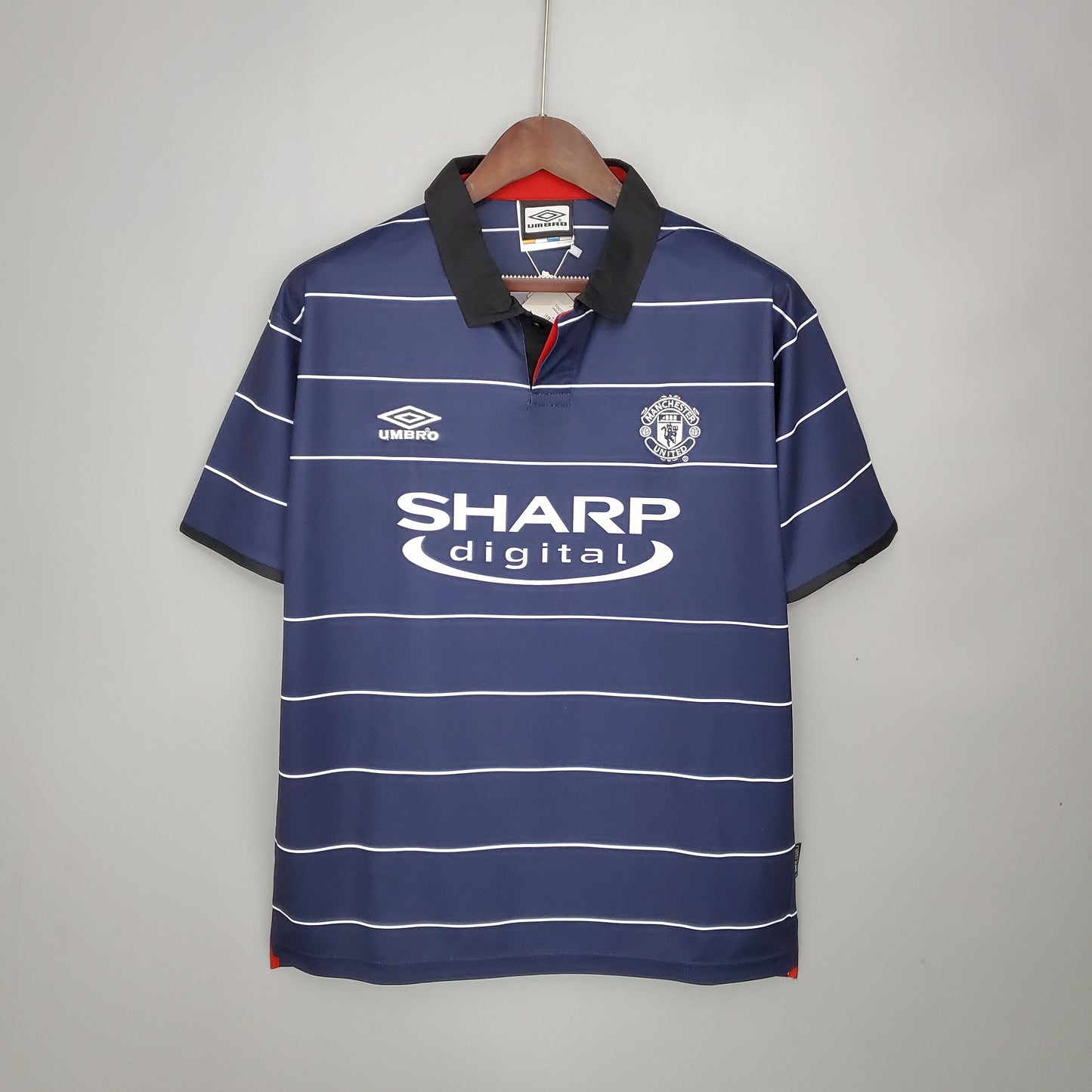 Manchester United away jersey. Season 99/00