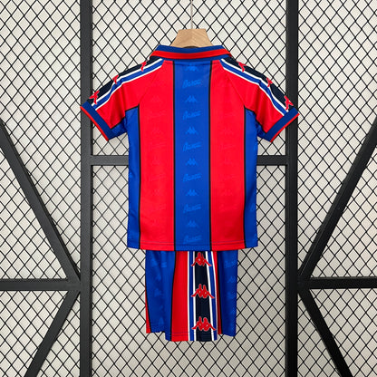 Barcelona home kids set. Season 95/97