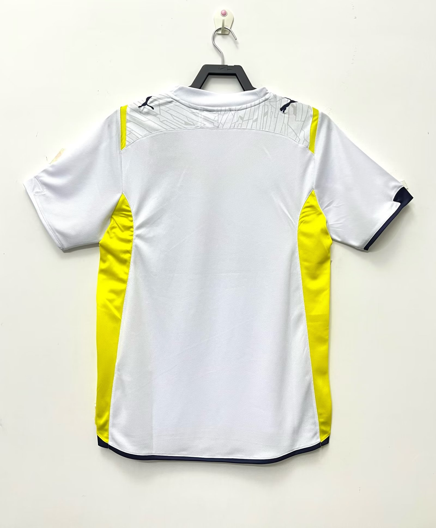 Tottenham home jersey. Season 09/10.