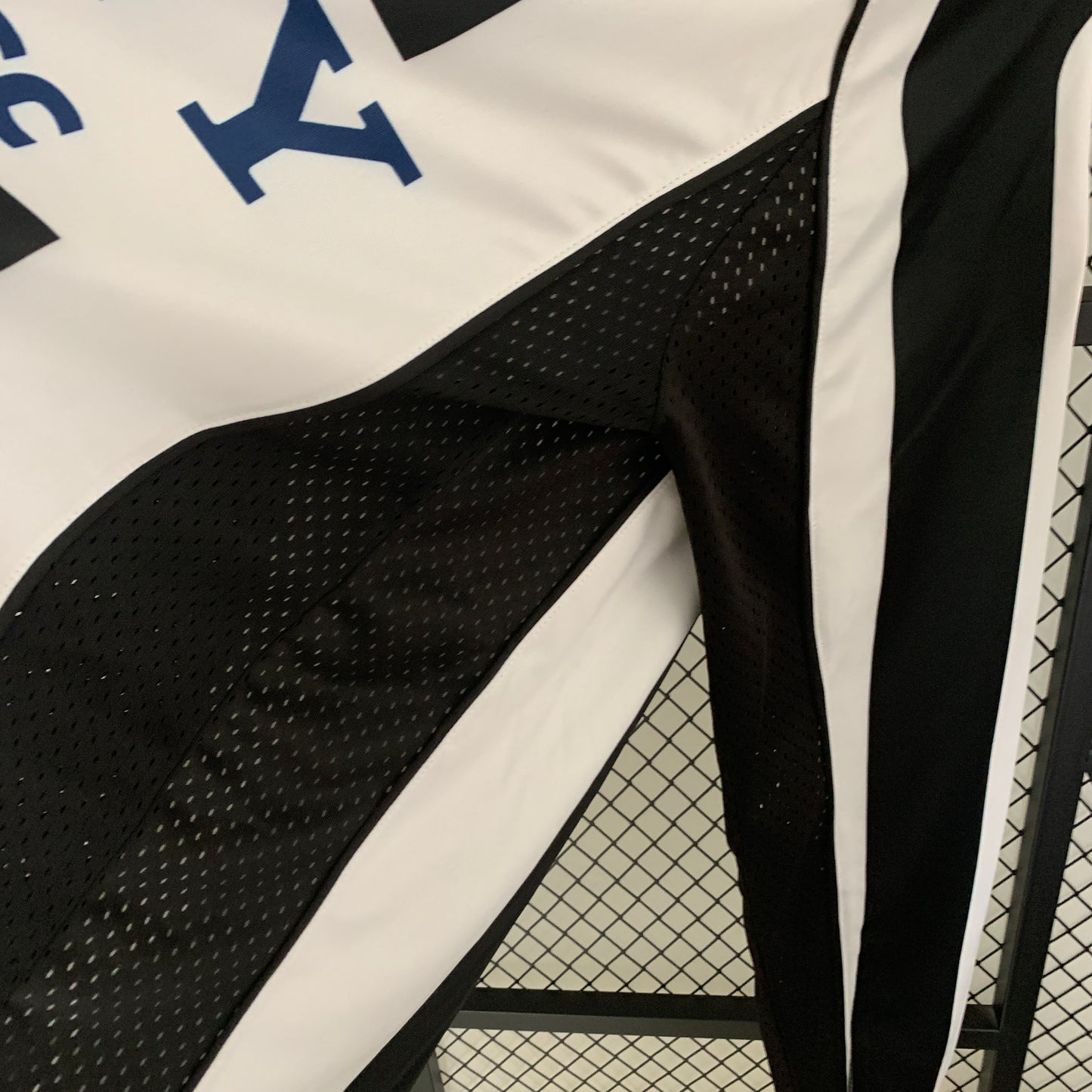 Juventus longsleeve home jersey. Season 97/98