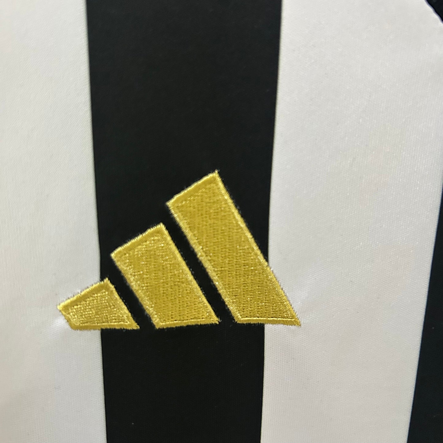 Atletico Mineiro home jersey for women. Season 25/26