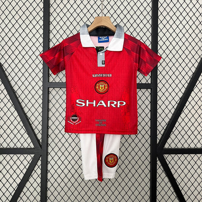 Manchester United home kids set. Season 94/95