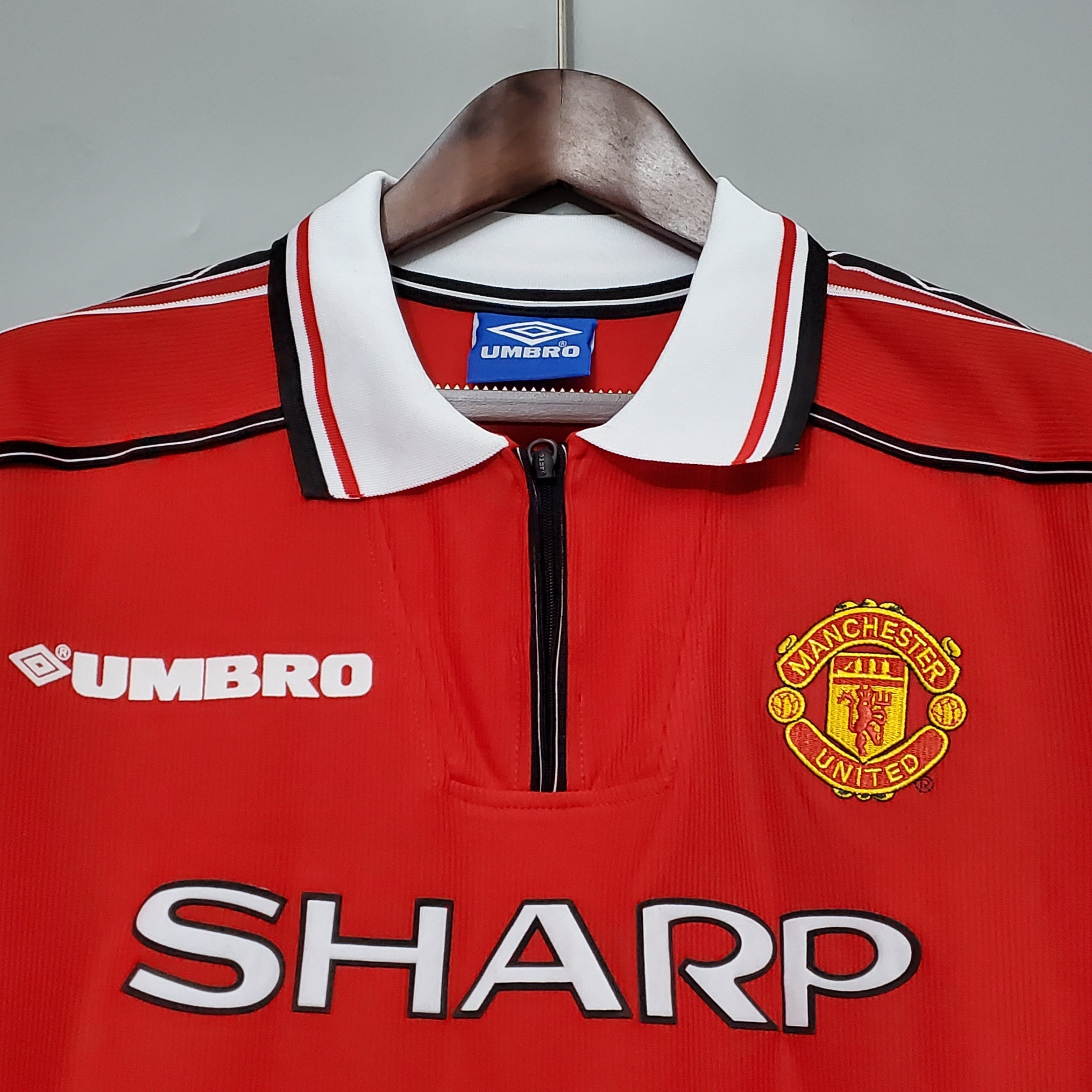 Manchester United Longsleeve home jersey. Season 98/99