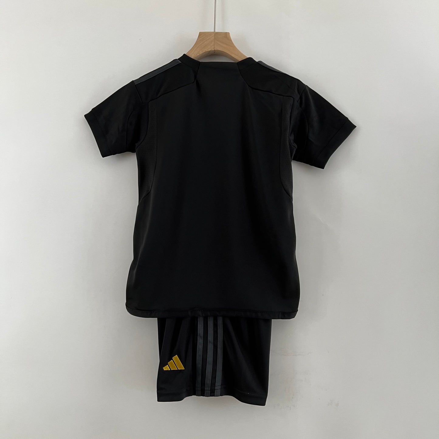 Real Madrid third kids set. Season 23/24