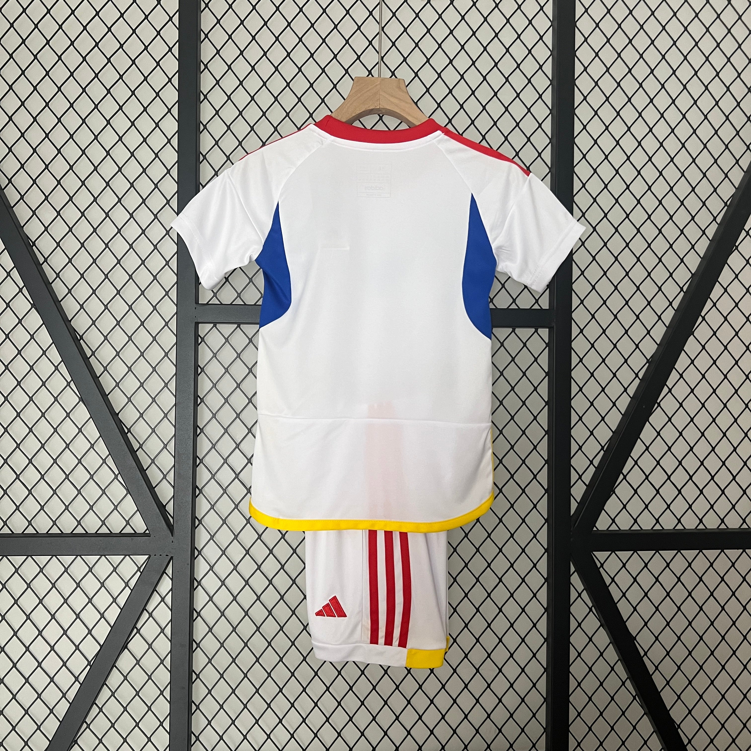 Venezuela 2024 away kids set.