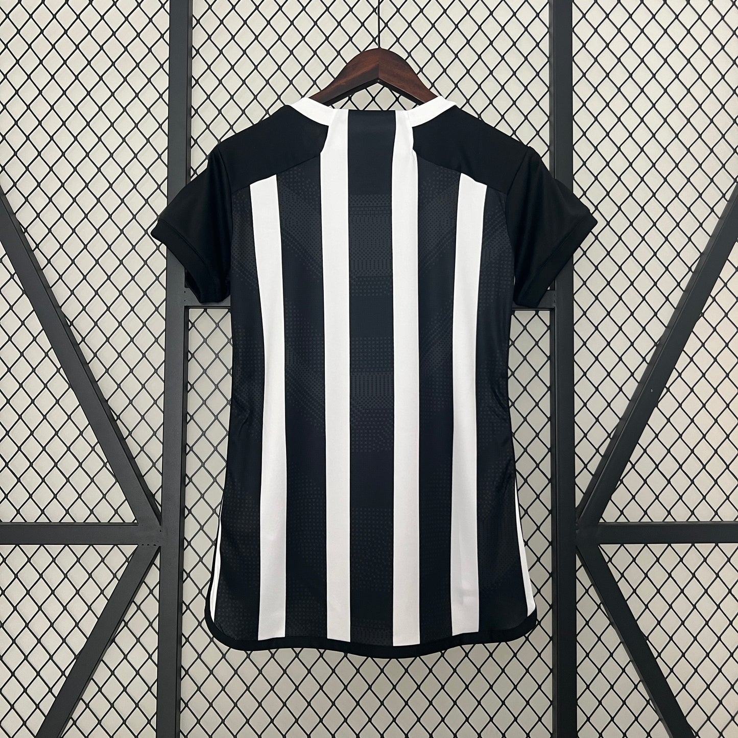 Atletico Mineiro home jersey for women. Season 24/25