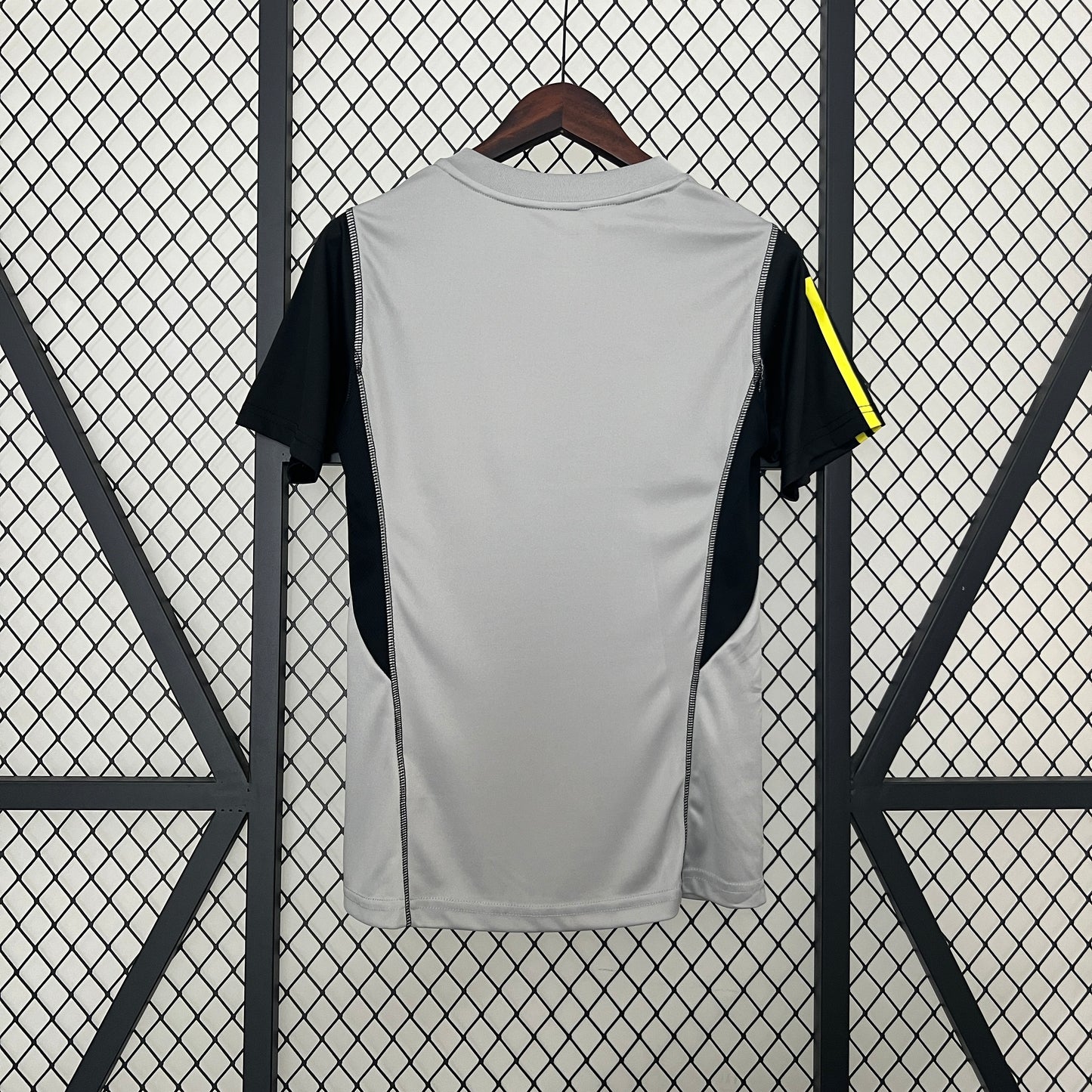 Flamengo Training jersey for women. Season 24/25