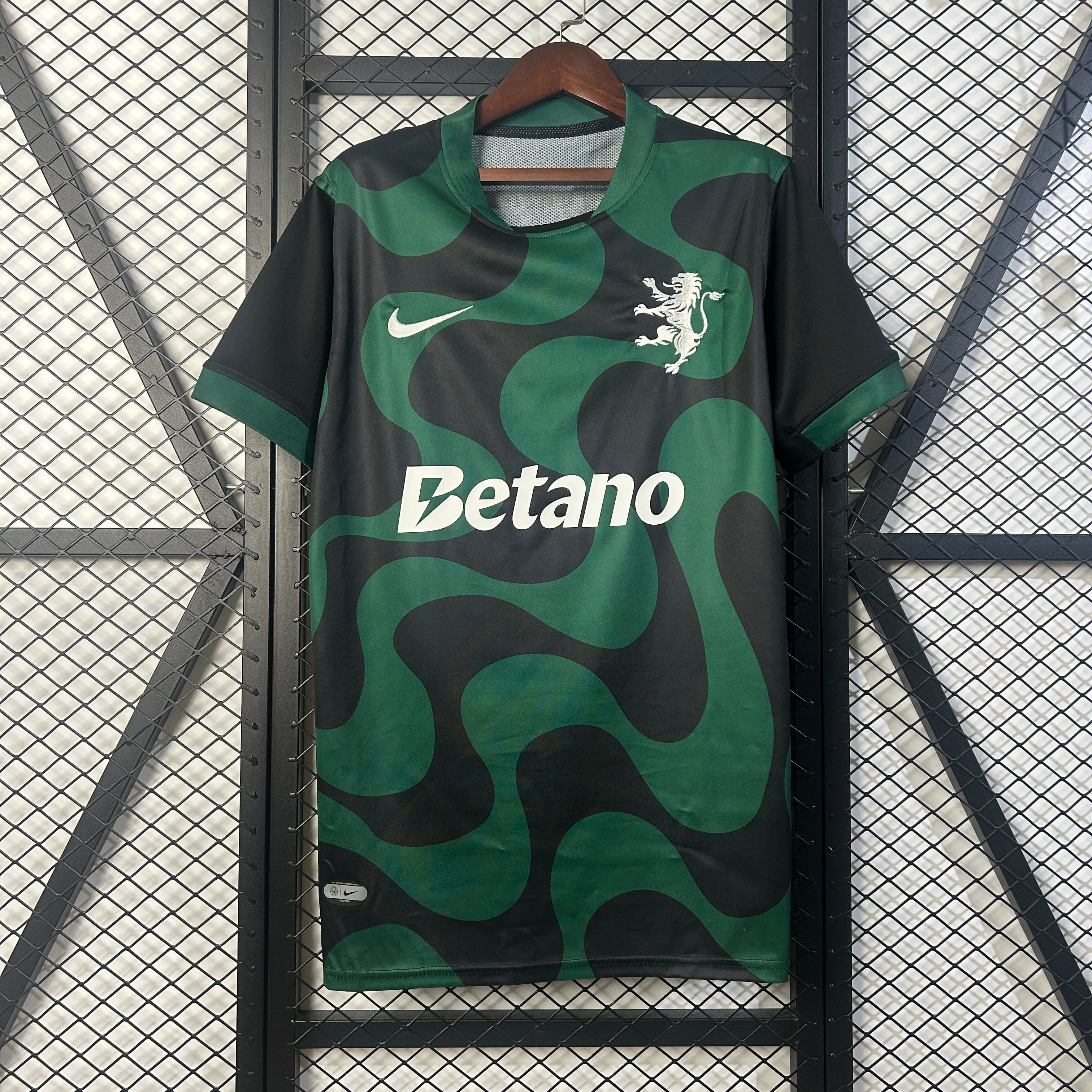 Sporting Lisbon third jersey. Season 25/26