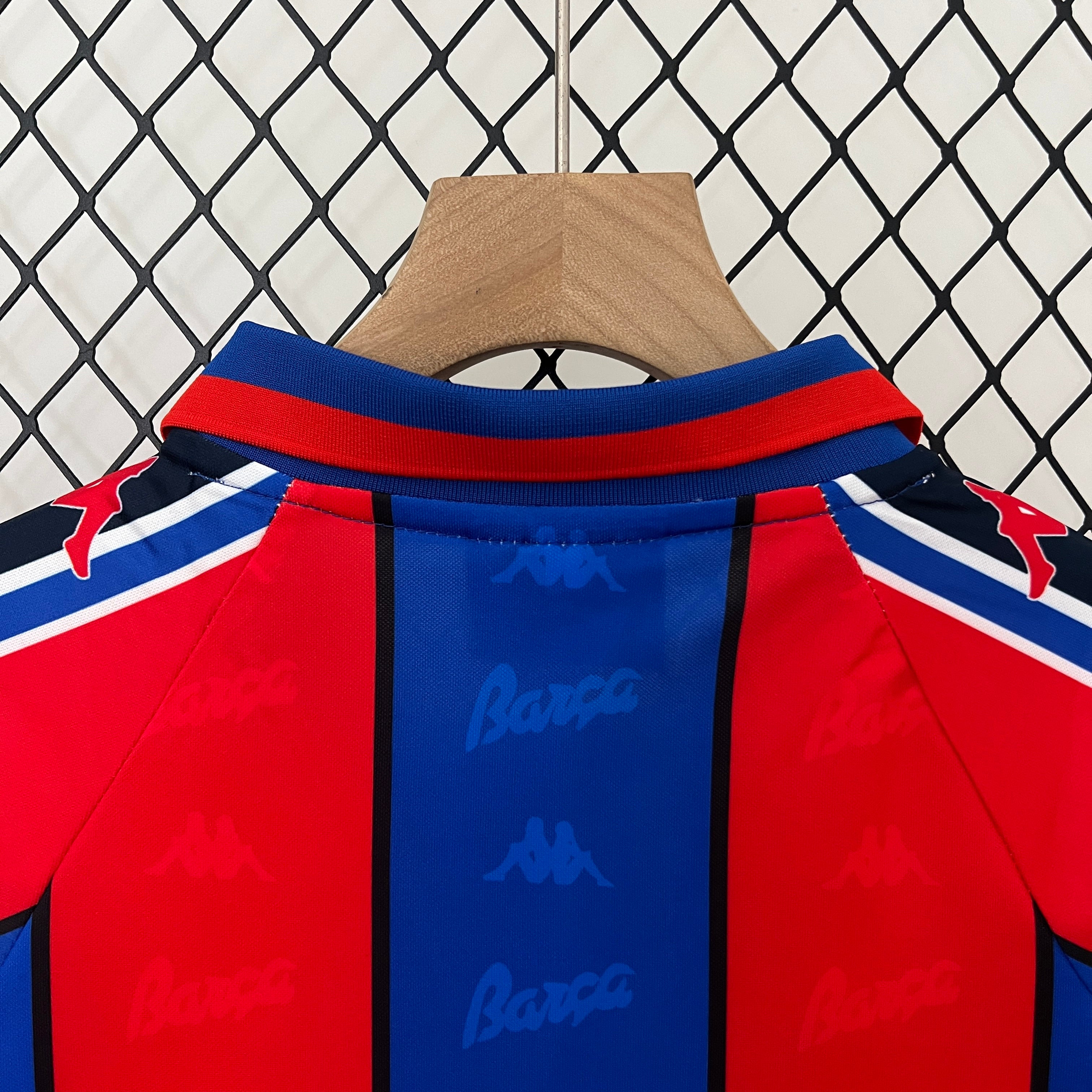 Barcelona home kids set. Season 95/97