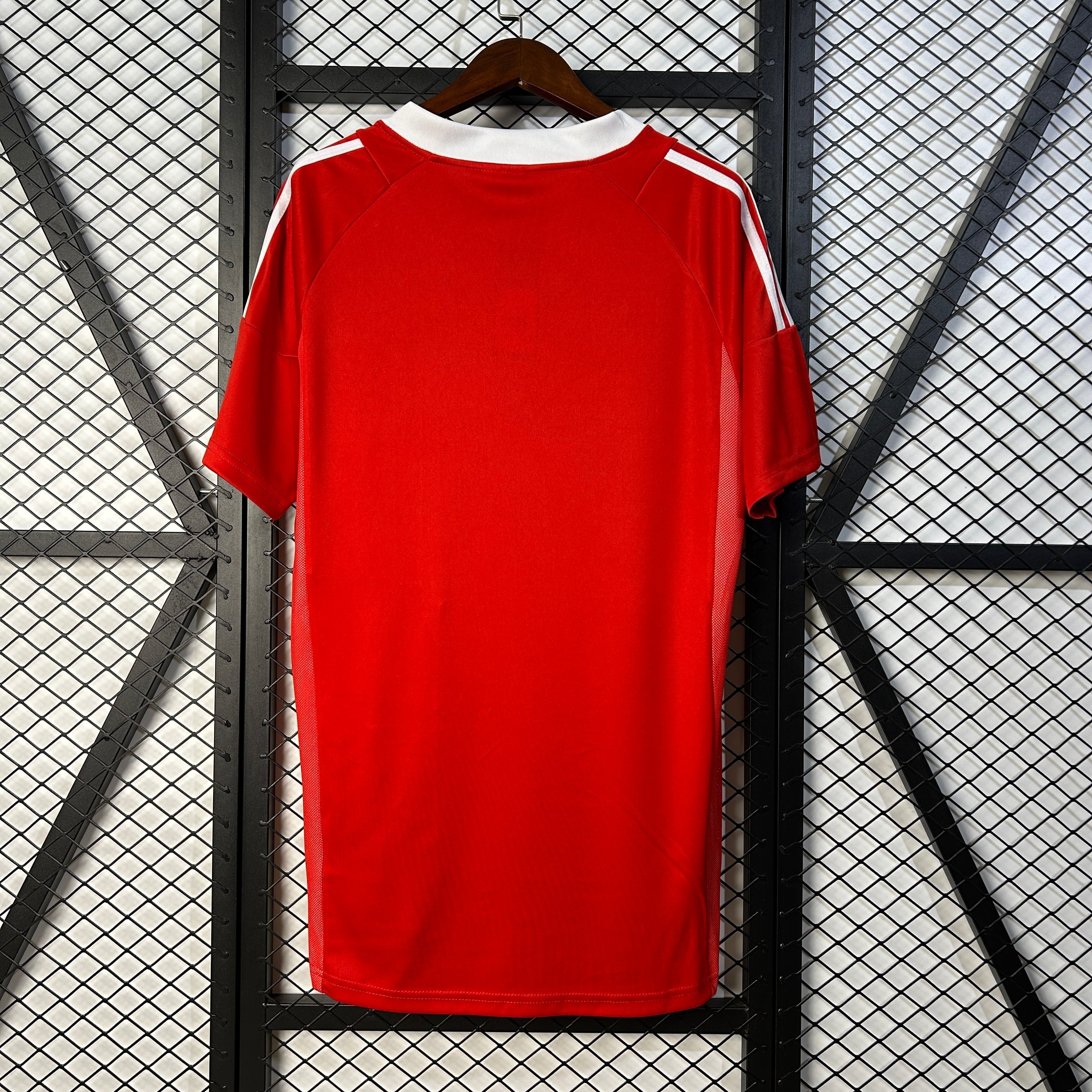 Benfica home jersey. Season 02/03