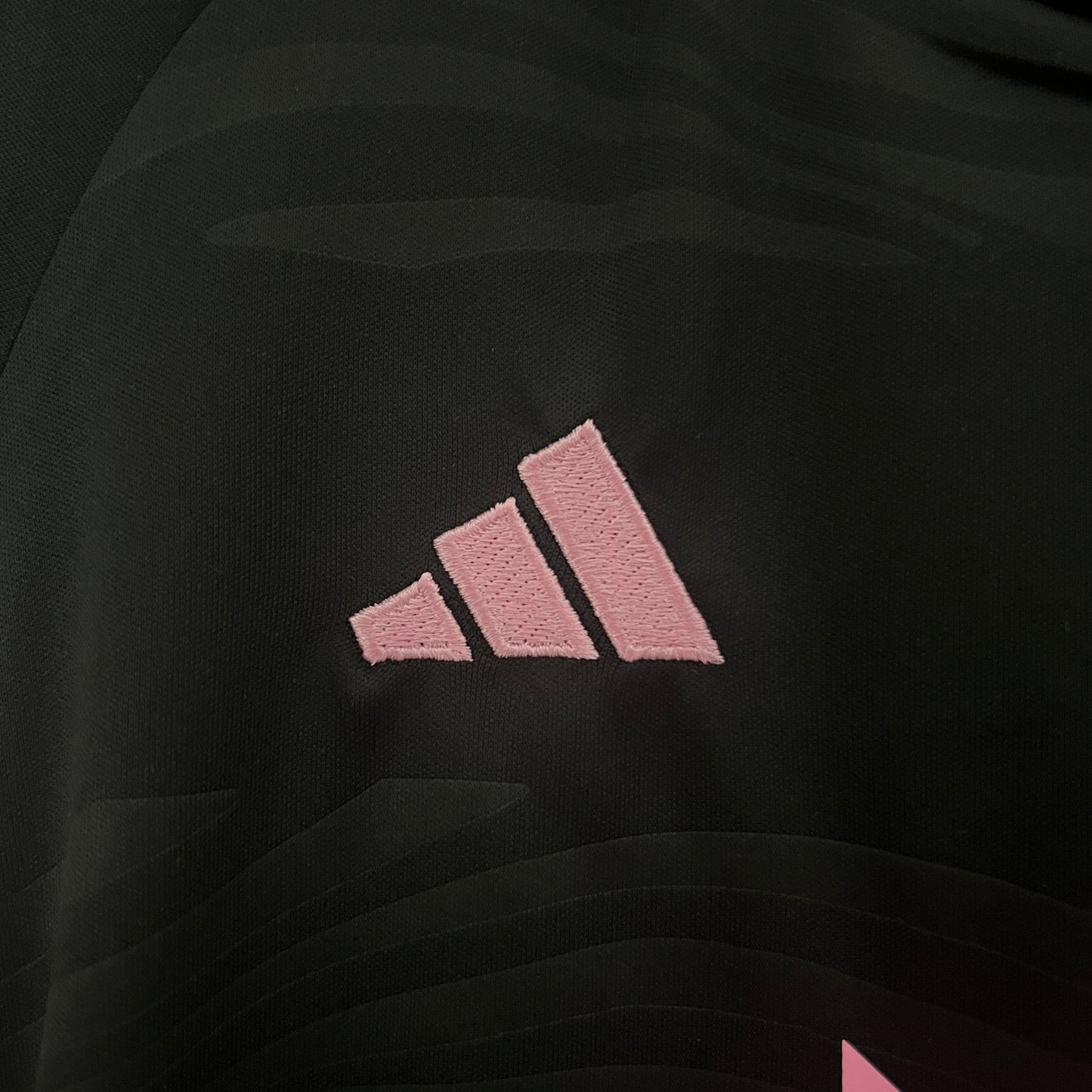 Inter Miami away kids set. Season 24/25