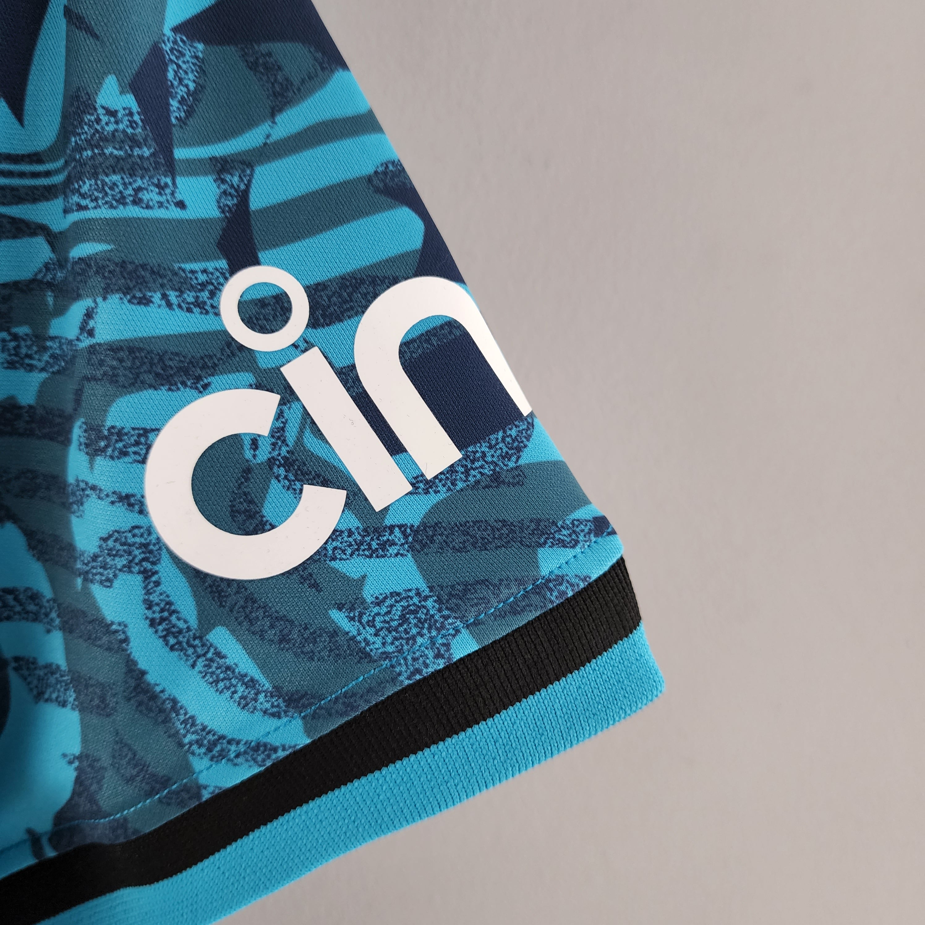 Tottenham Hotspur third jersey. Season 22/23