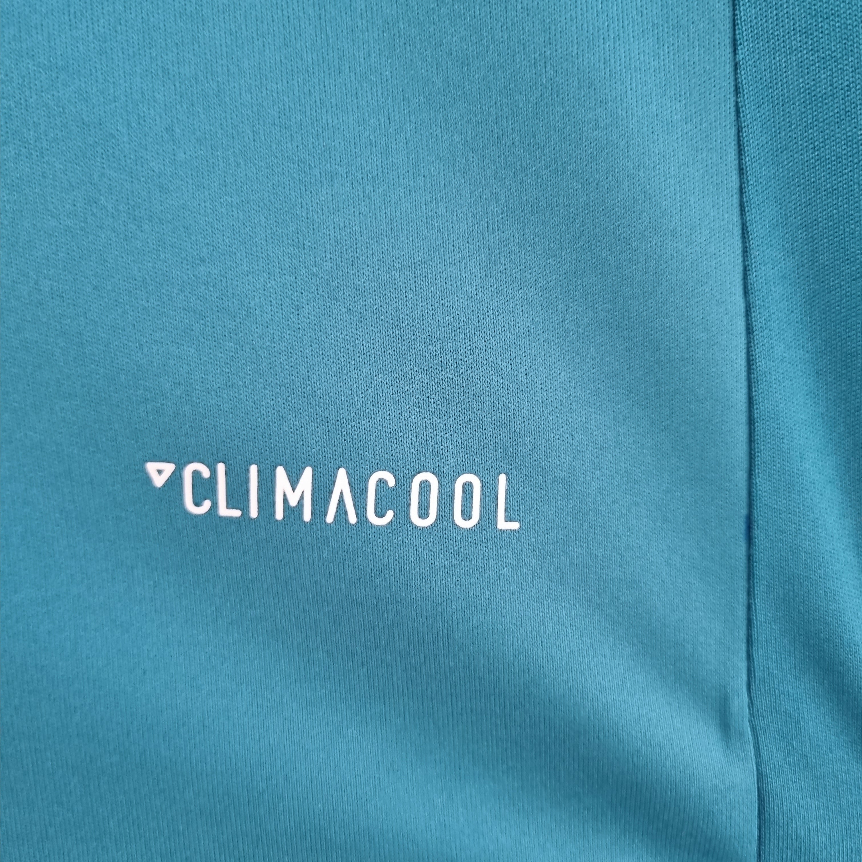 Real Madrid longsleeve third jersey. Season 17/18