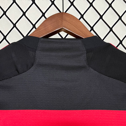 Flamengo home jersey for women. Season 24/25