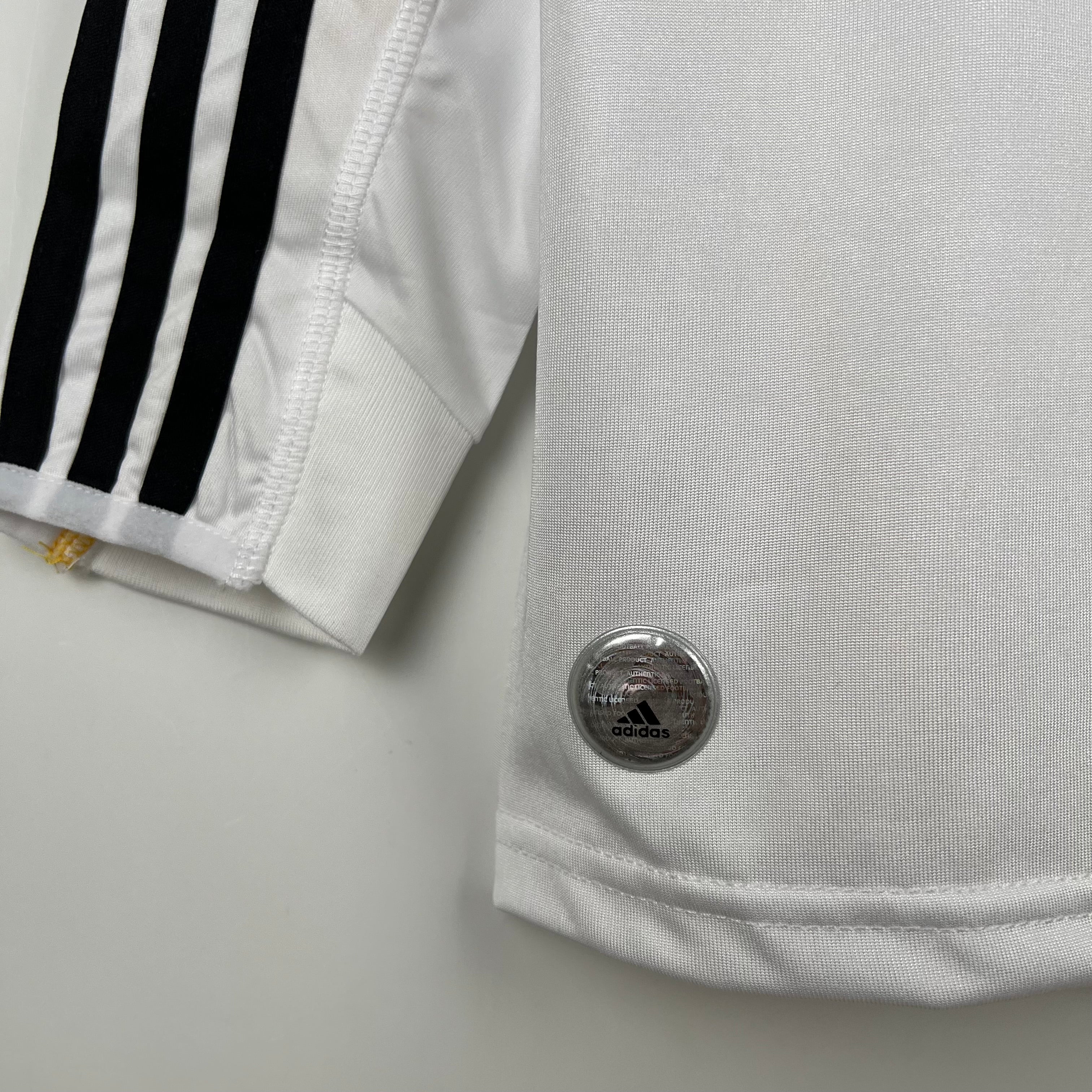 Real Madrid longsleeve home jersey. Season 09/10