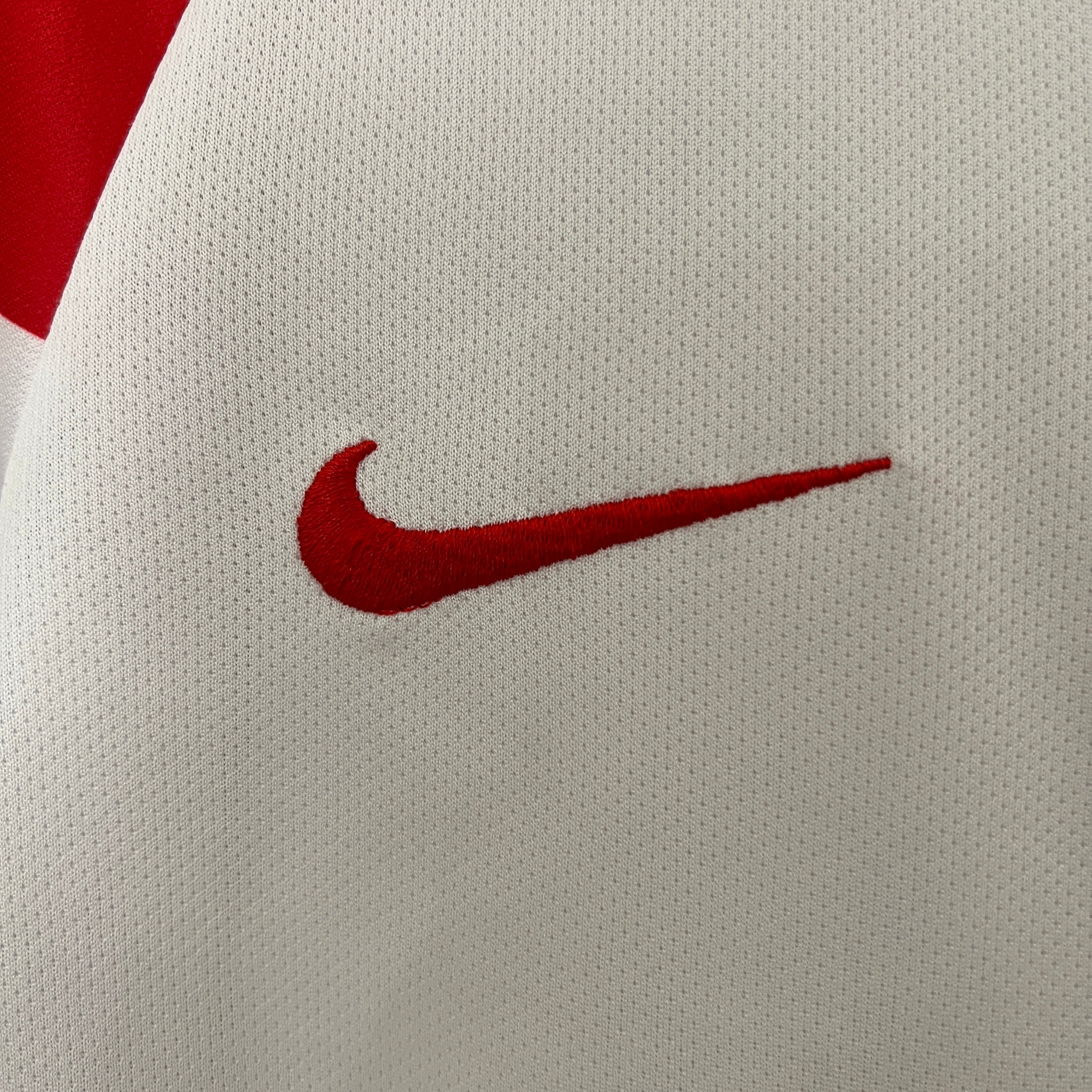 Mancheter United UCL 2011 Final away kids set.