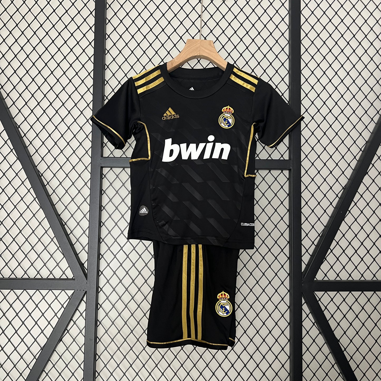 Real Madrid away kids set. Season 11/12