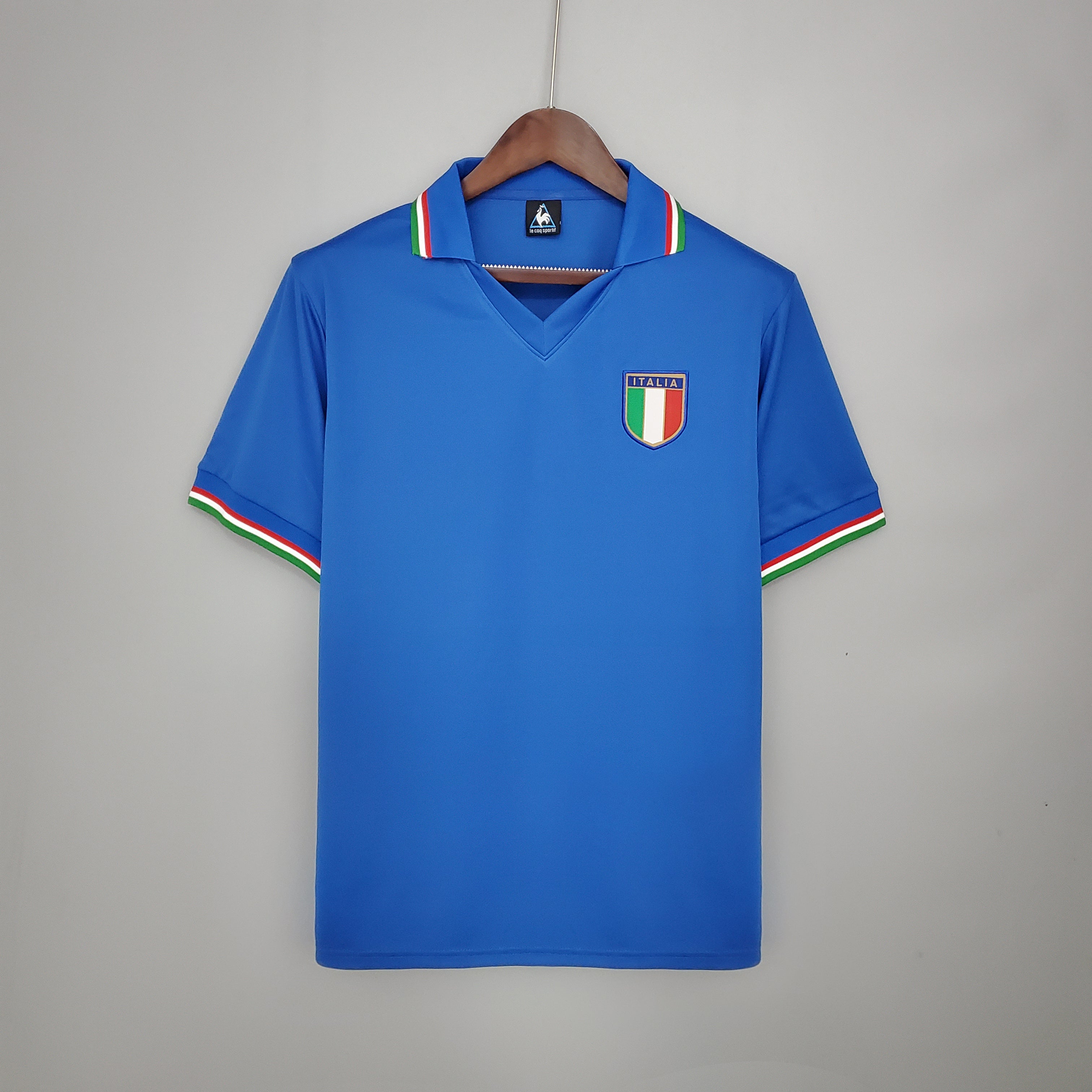 Italy home jersey. Season 82/83