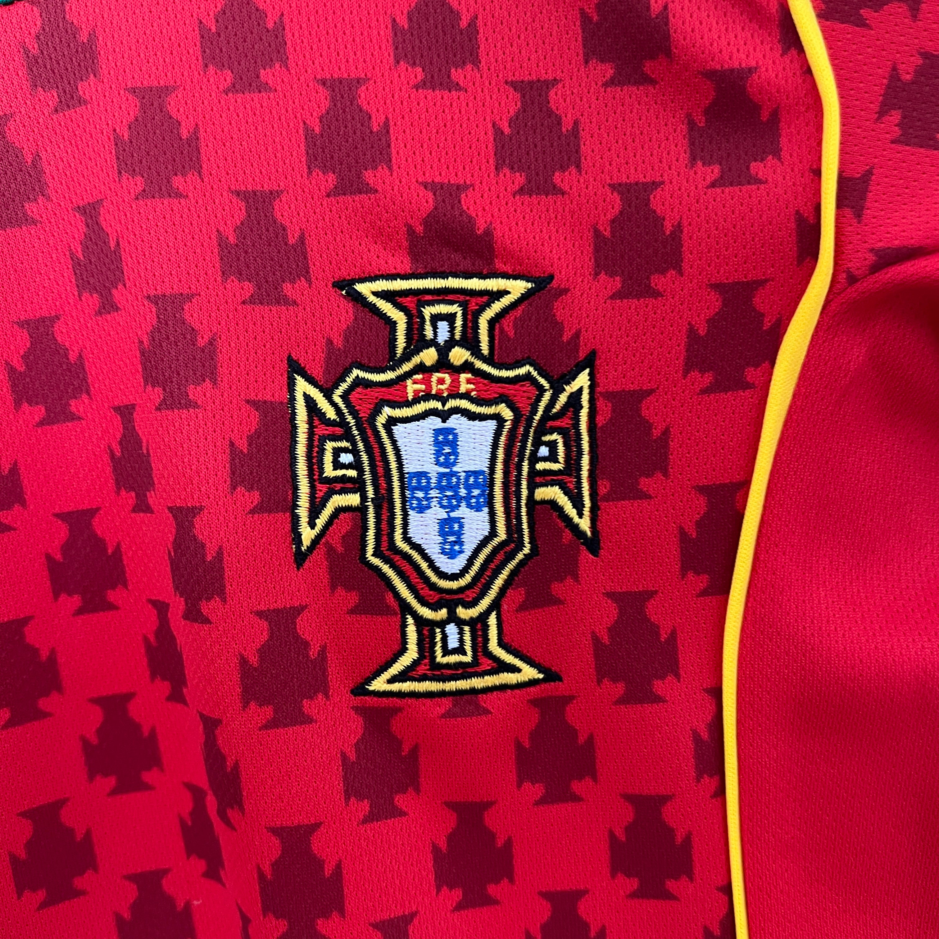 Portugal 2004 home kids set.