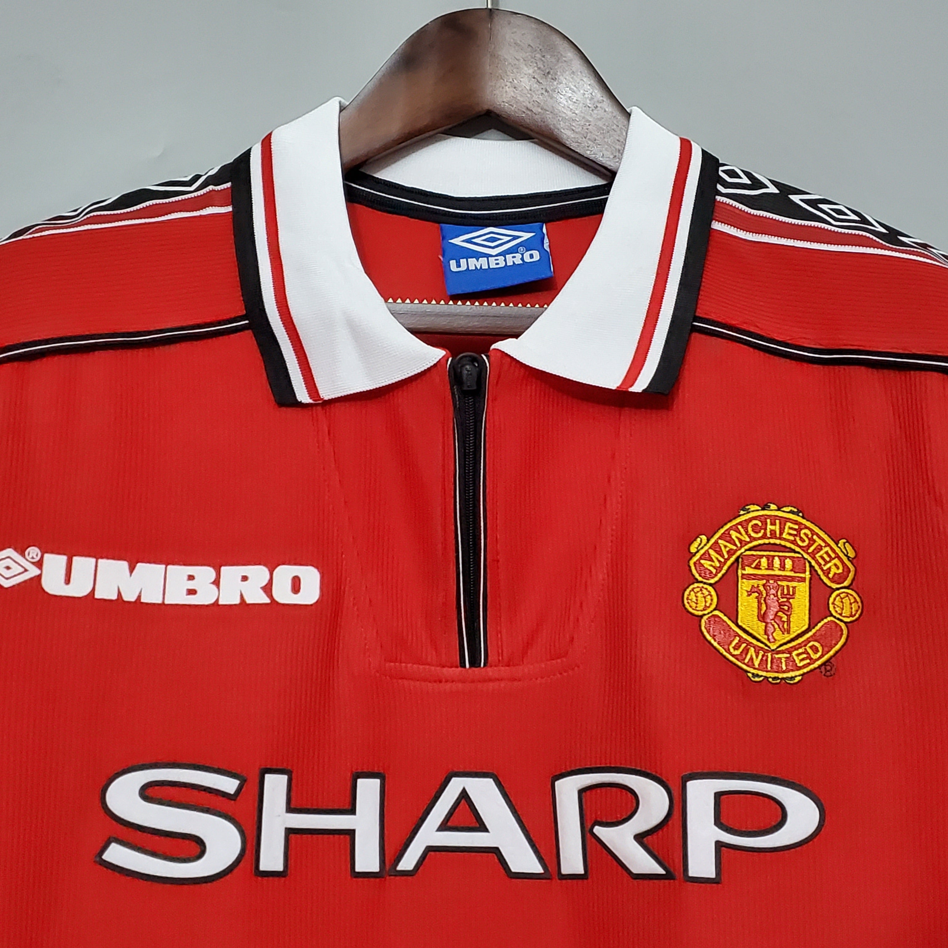 Manchester United home jersey. Season 98/99