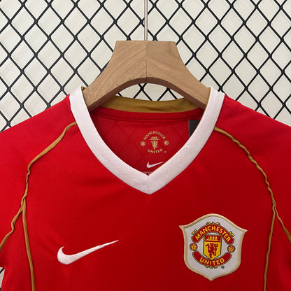 Manchester United home kids set. Season 06/07