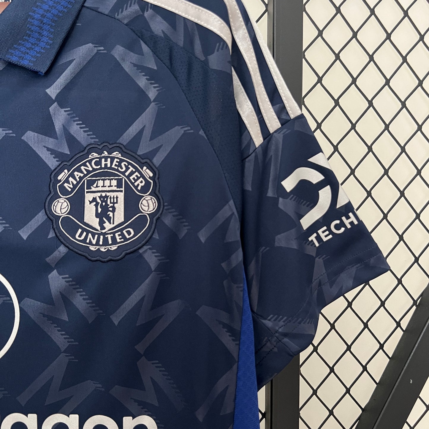 Manchester United away jersey. Season 24/25