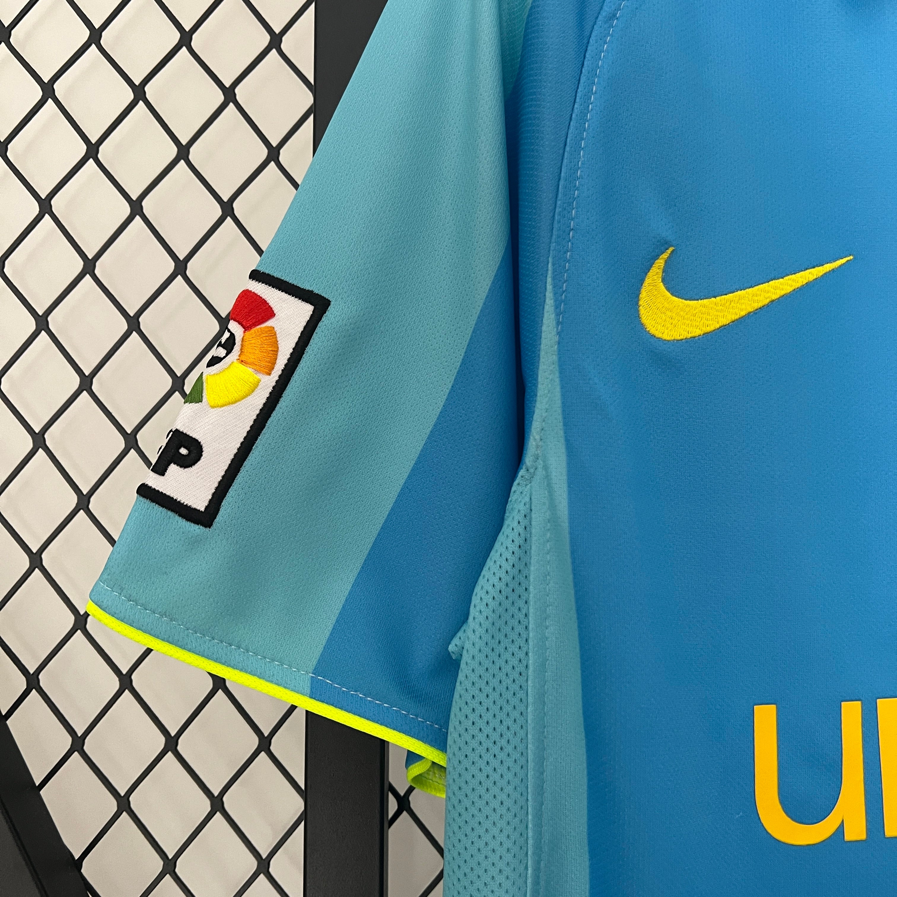 Barcelona away jersey. Season 07/08