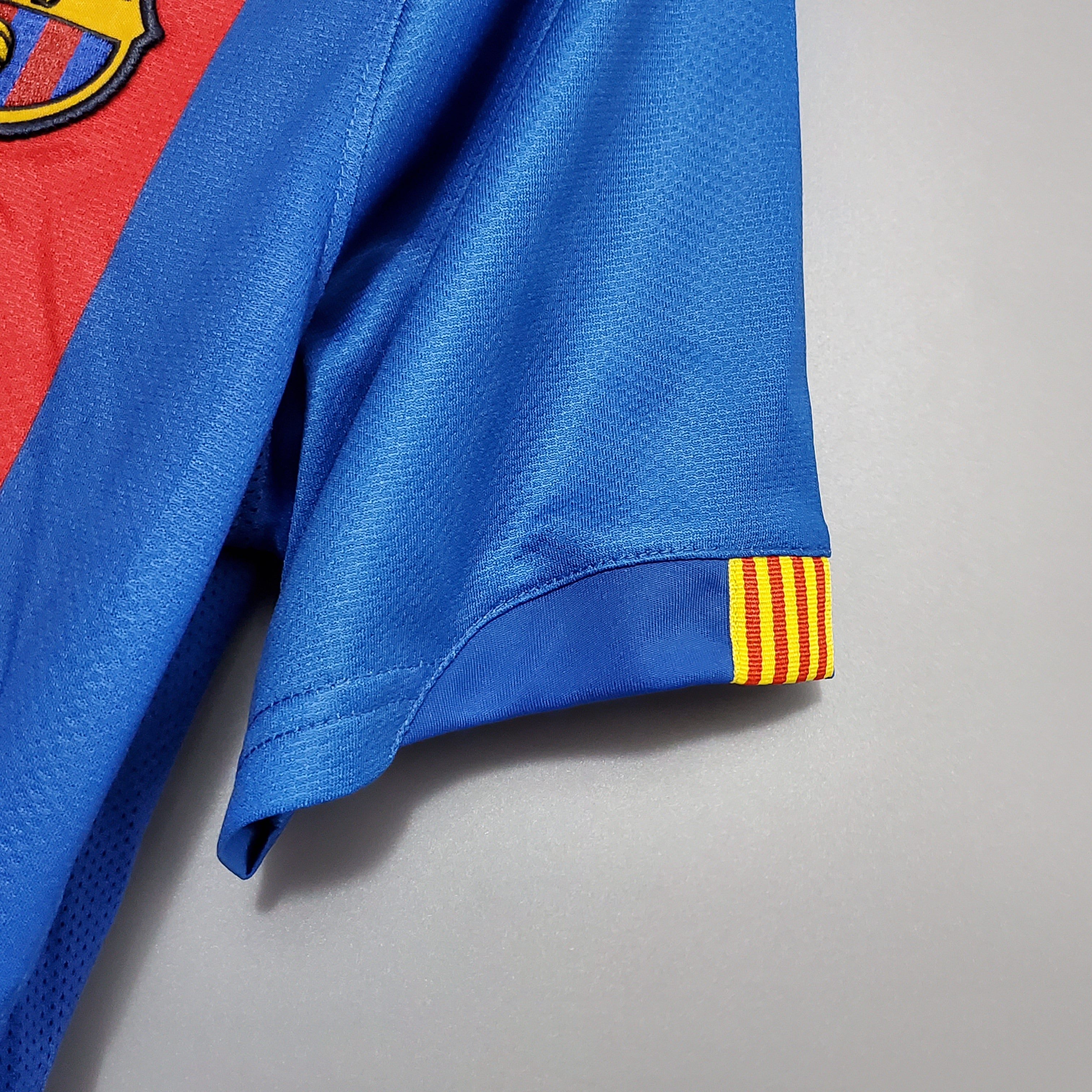 Barcelona home jersey. Season 06/07