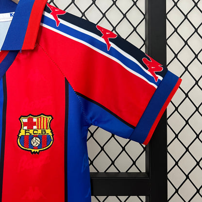 Barcelona home kids set. Season 95/97