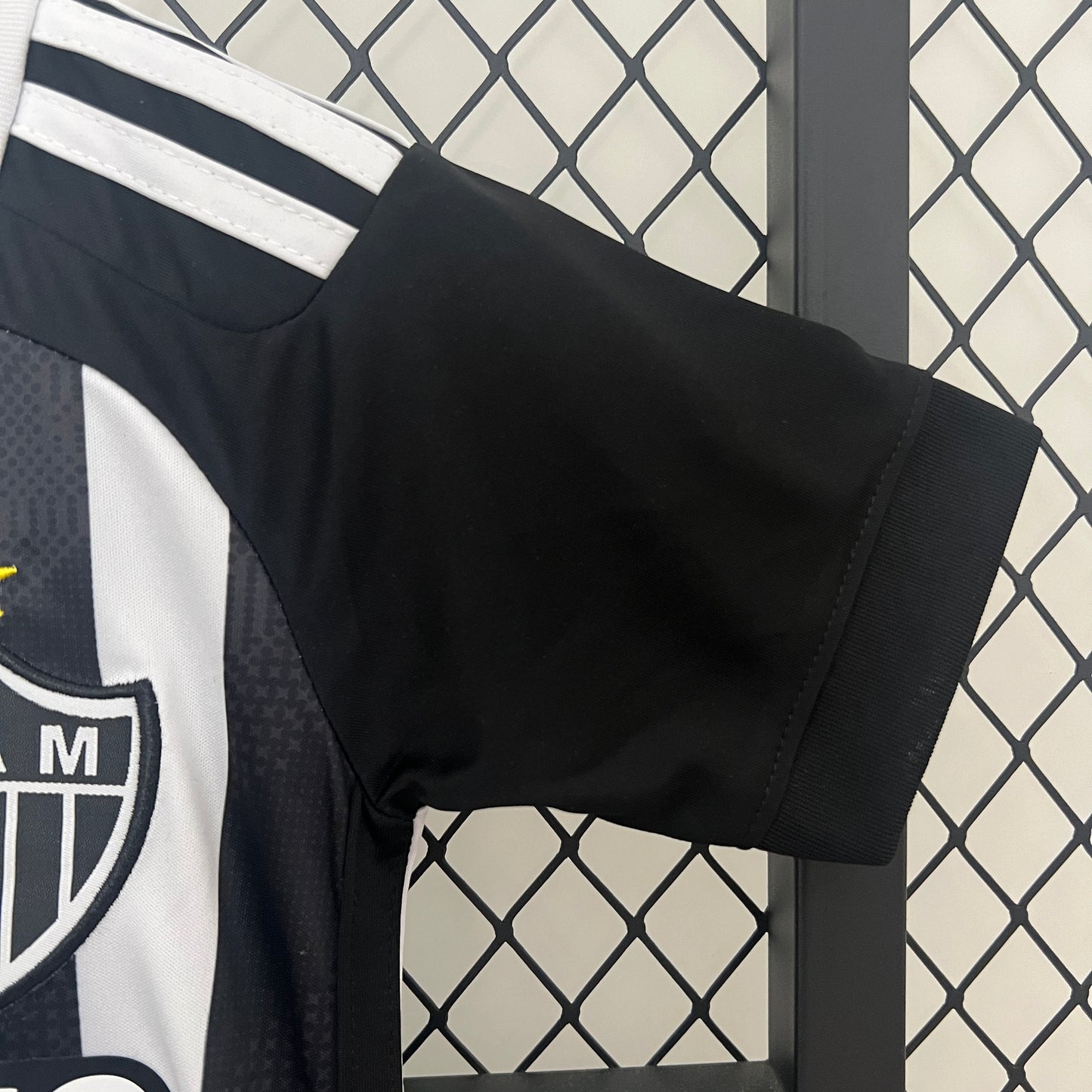 Atletico Mineiro home kids set. Season 24/25