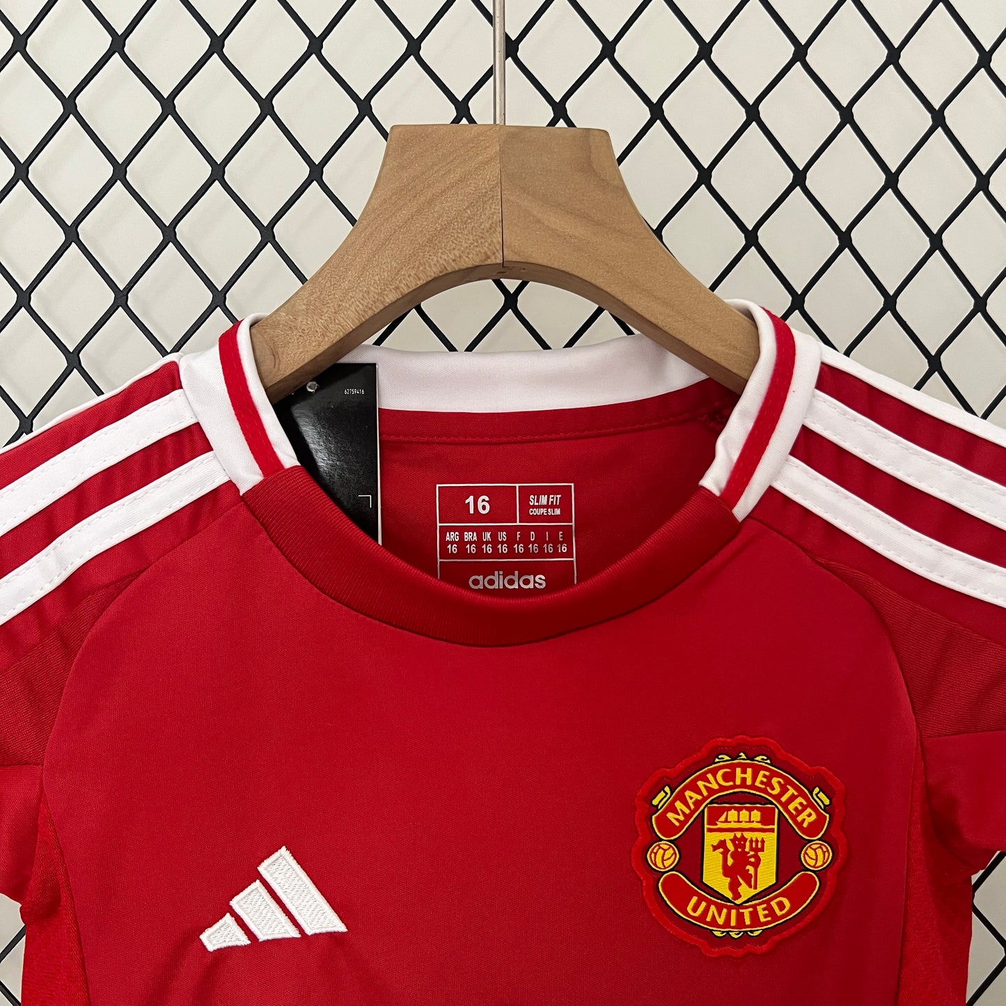 Manchester United home kids set. Season 24/25