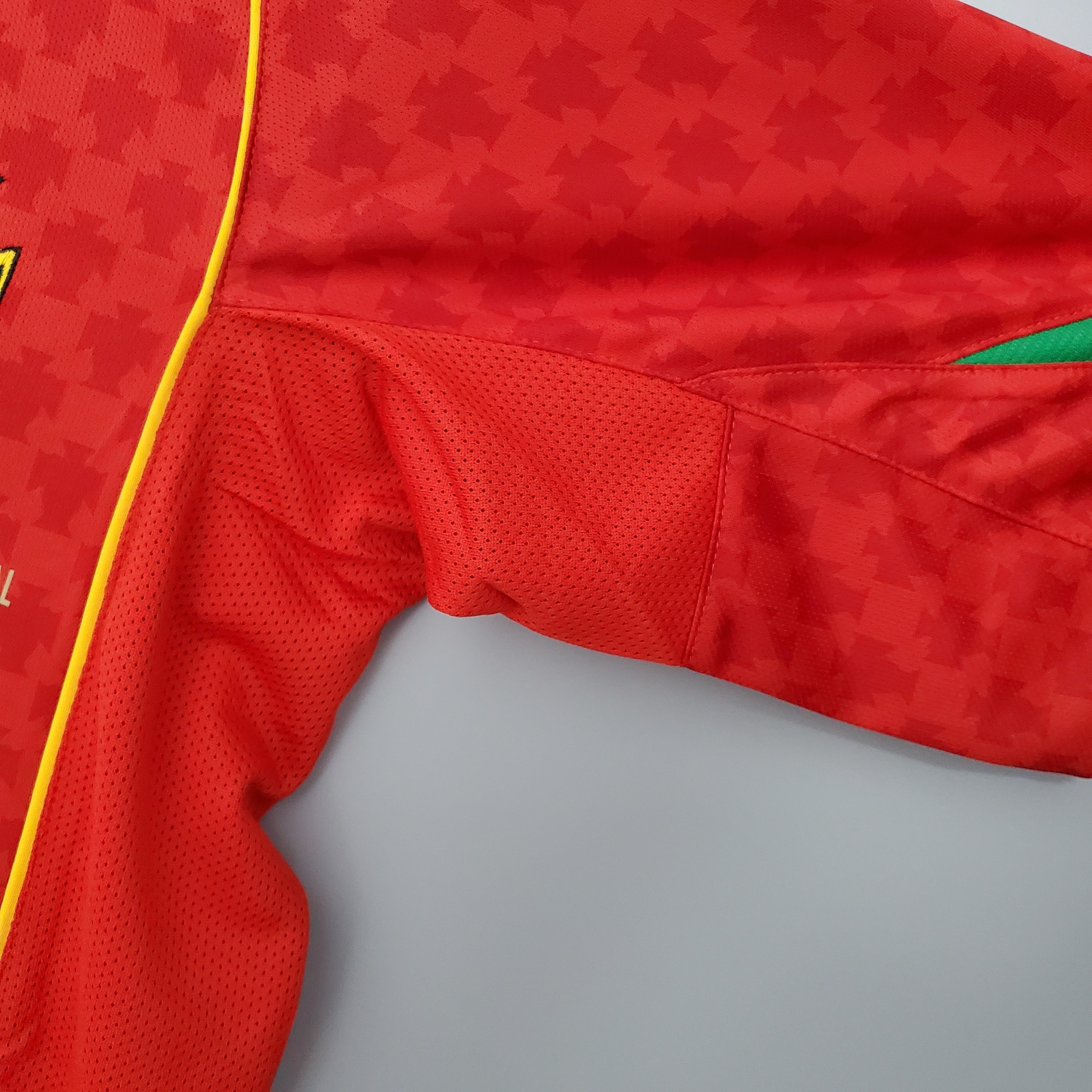 Portugal home jersey. Season 2004