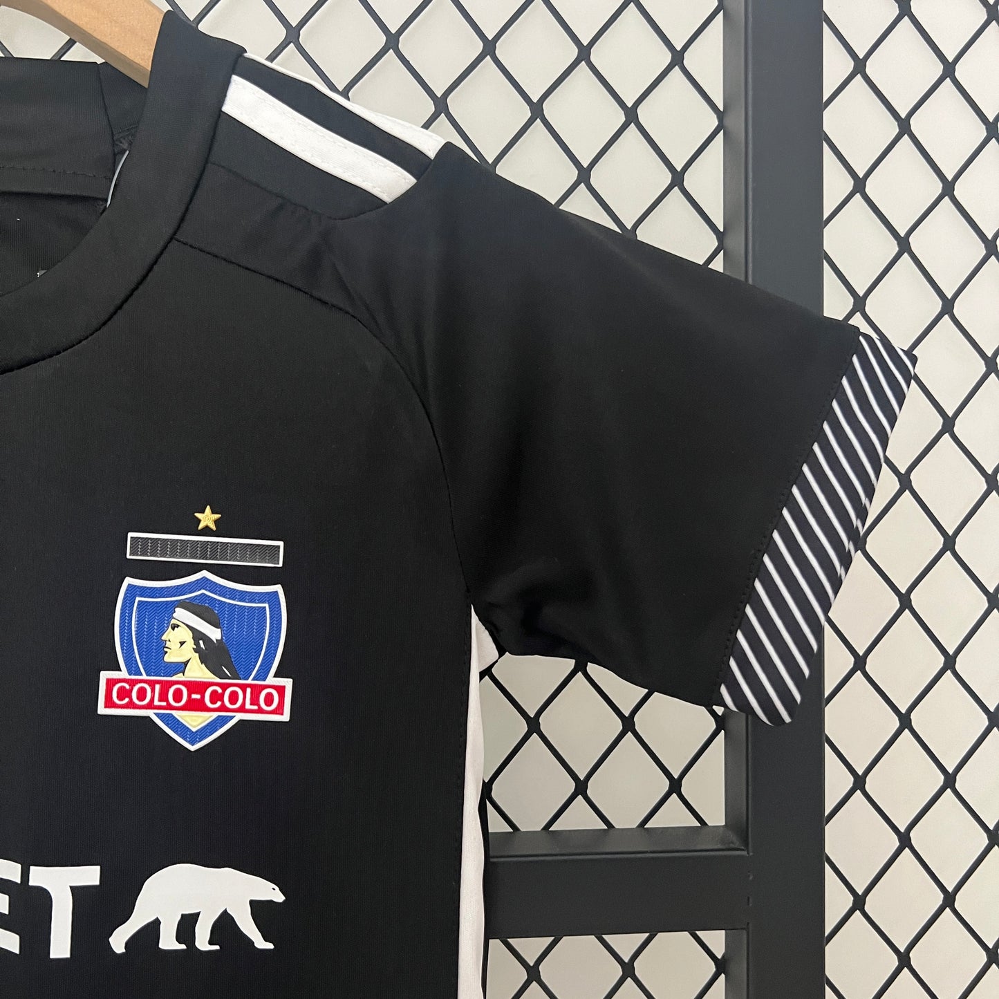 Colo Colo away kids set. Season 24/25