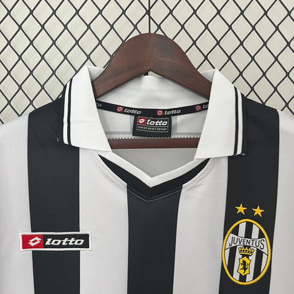 Juventus home jersey. Season 01/02