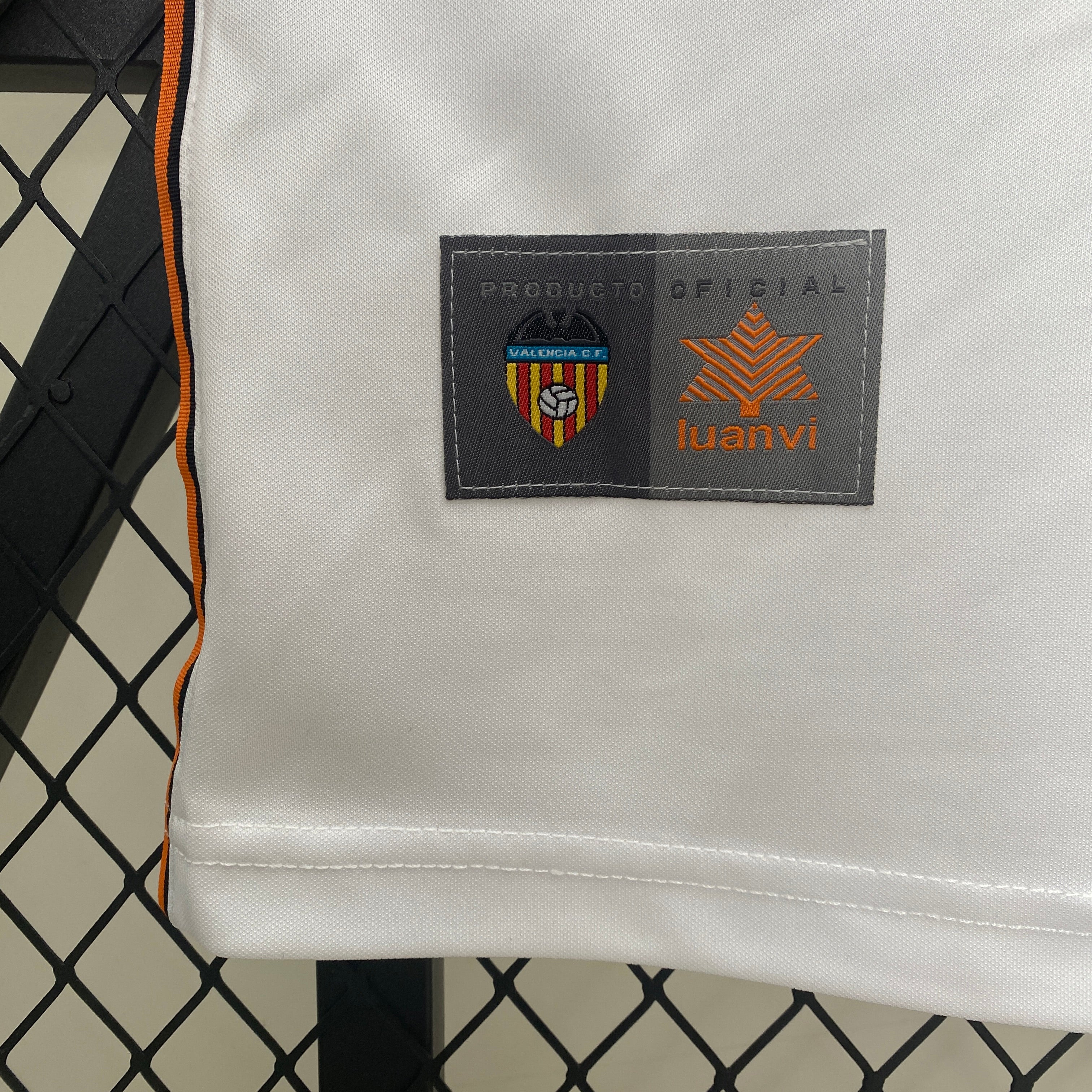 Valencia home jersey. Season 99/00