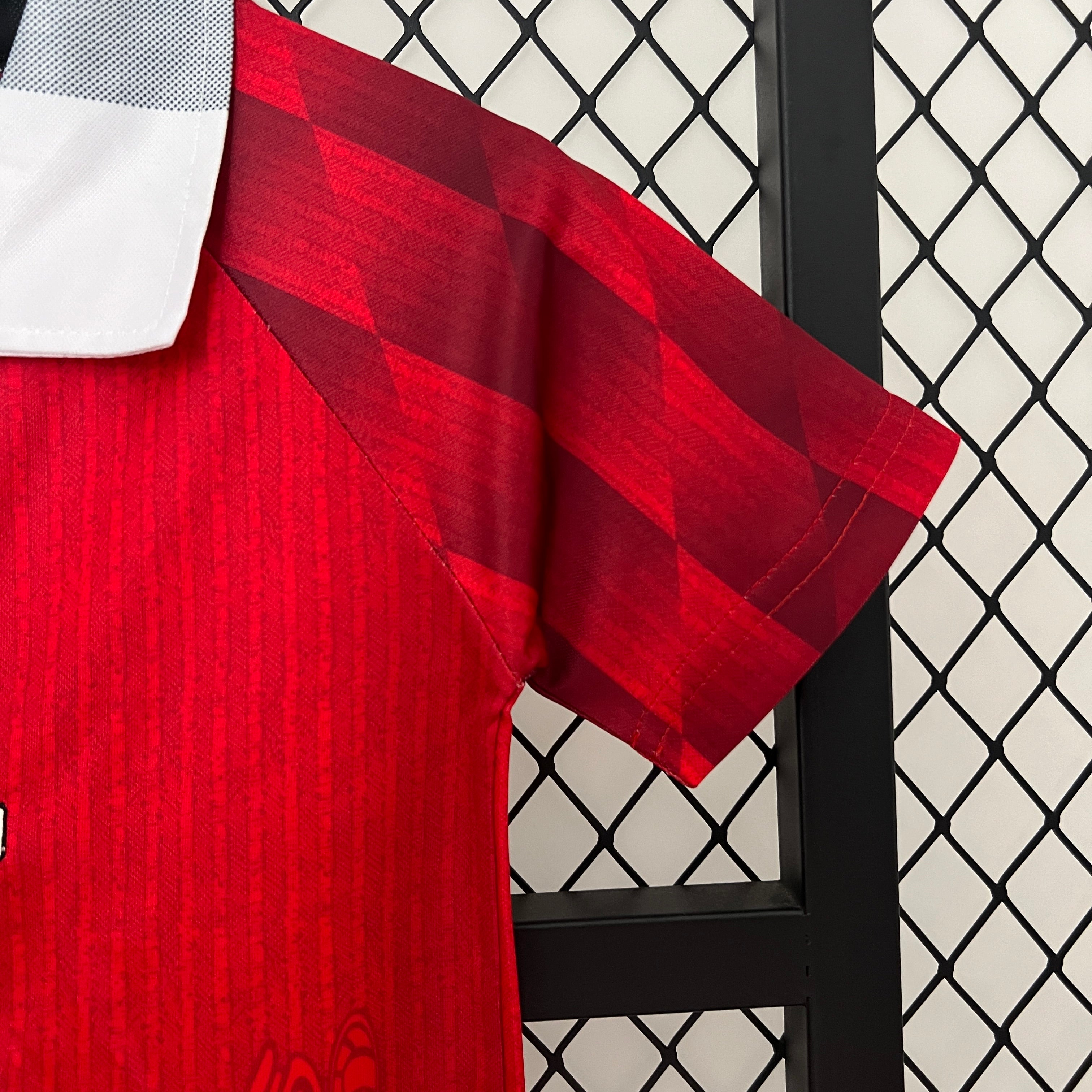 Manchester United home kids set. Season 94/95