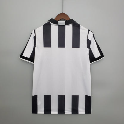 Juventus home jersey. Season 14/15