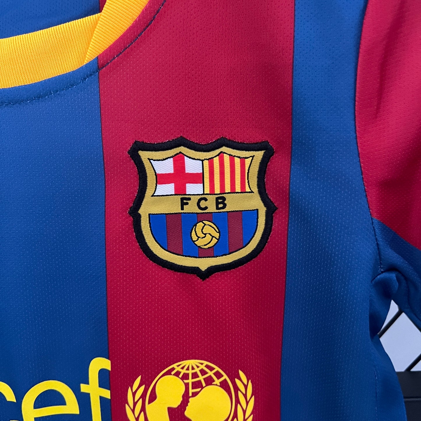 Barcelona home kids set. Season 10/11