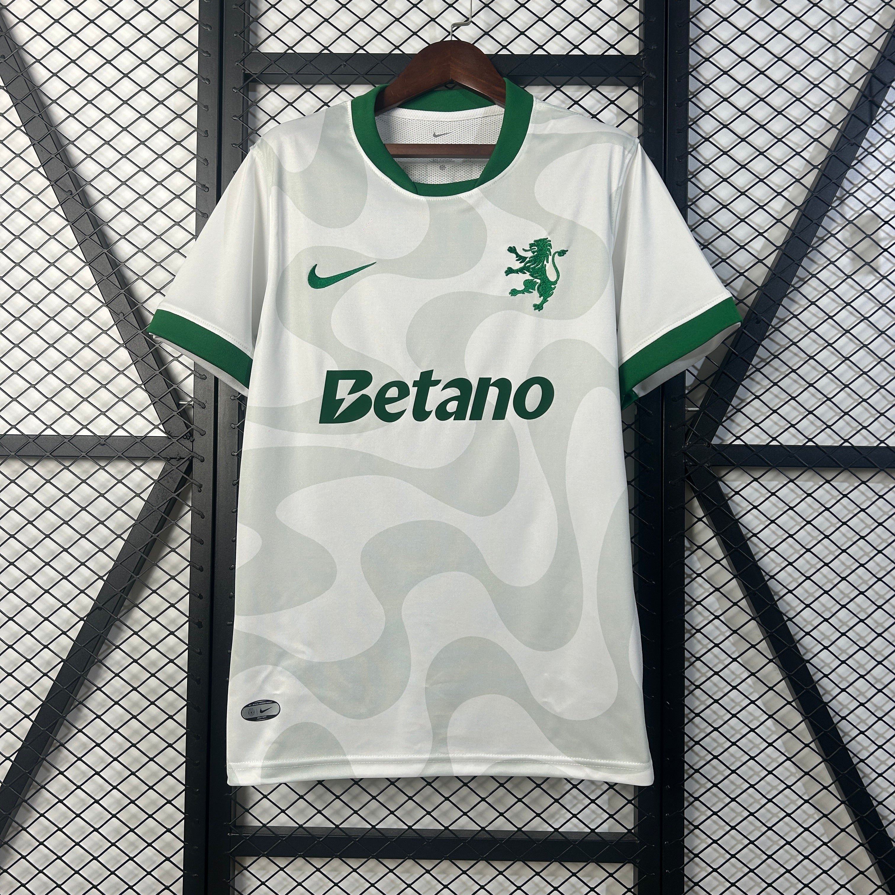 Sporting Lisbon away jersey. Season 25/26