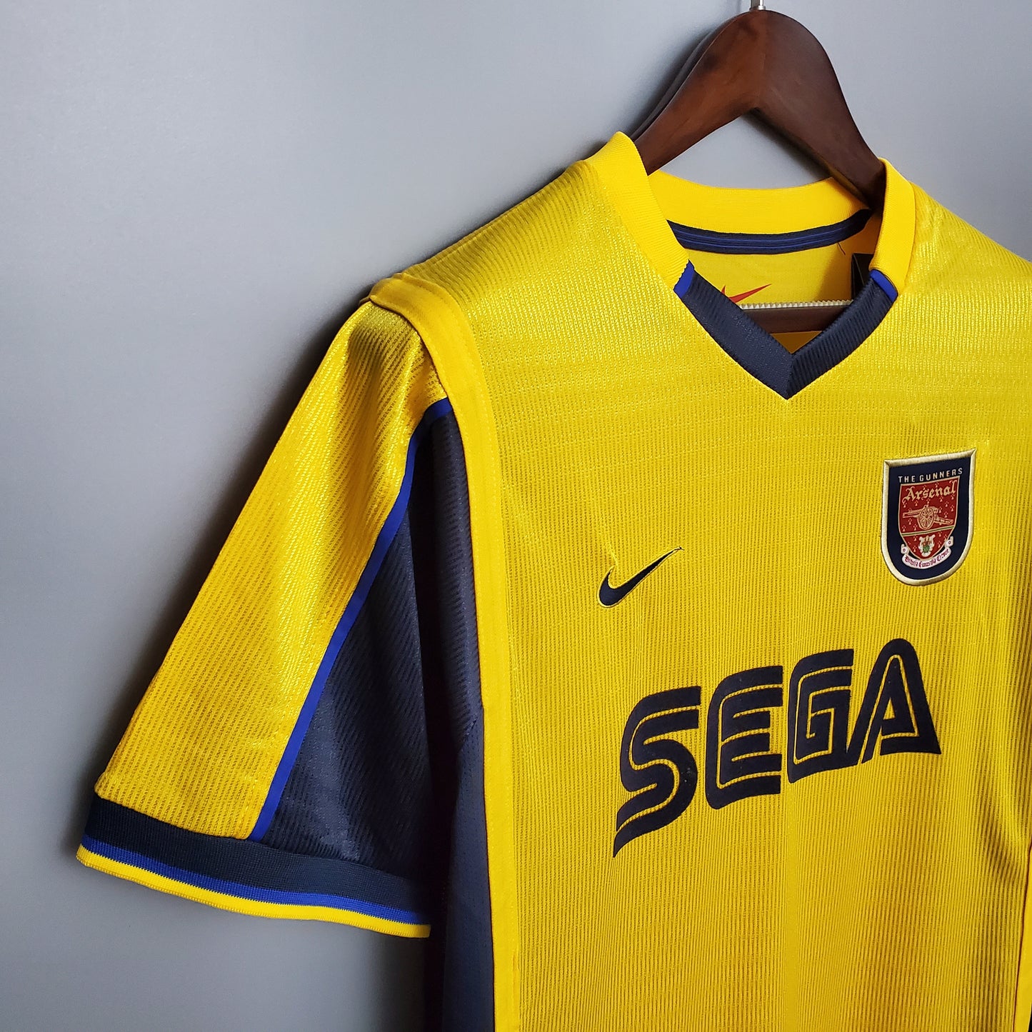 Arsenal away jersey. Season 99/00