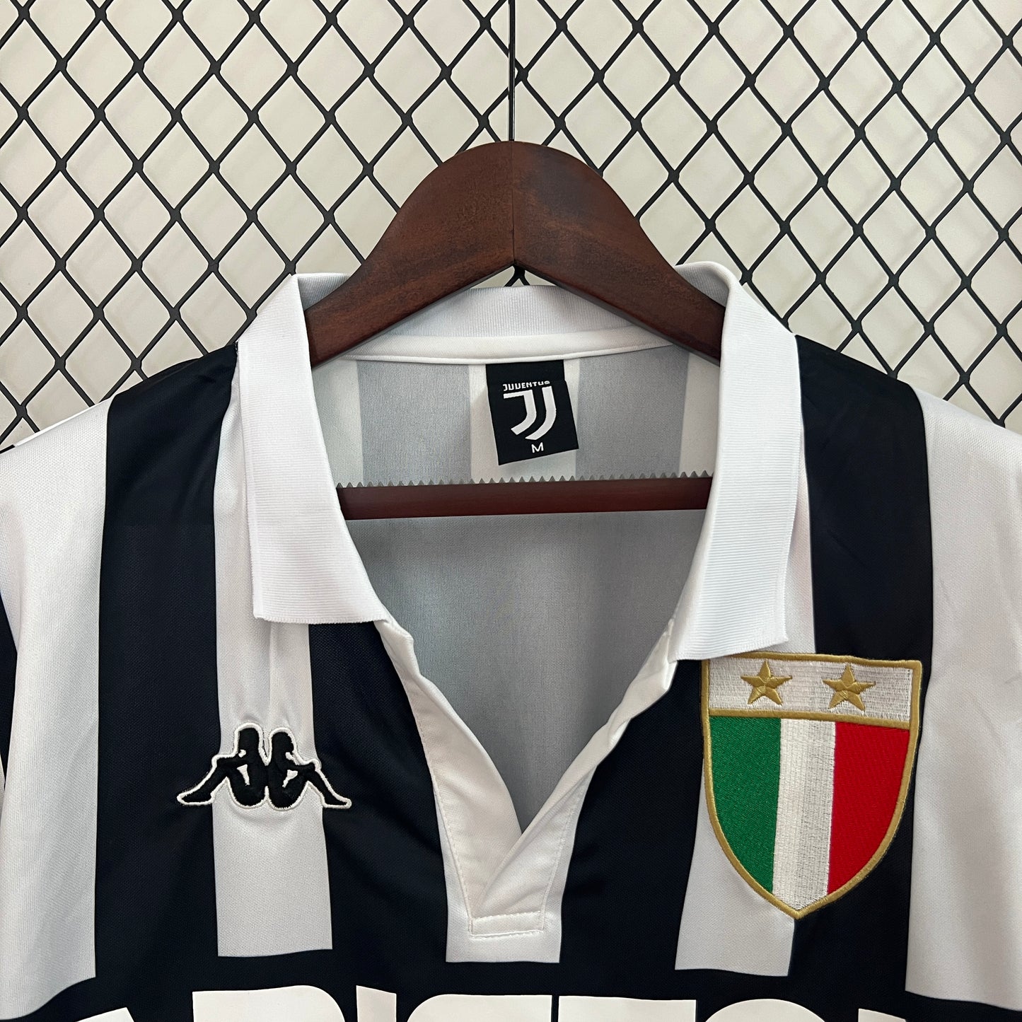 Juventus home jersey. Season 84/85
