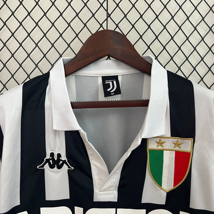 Juventus home jersey. Season 84/85