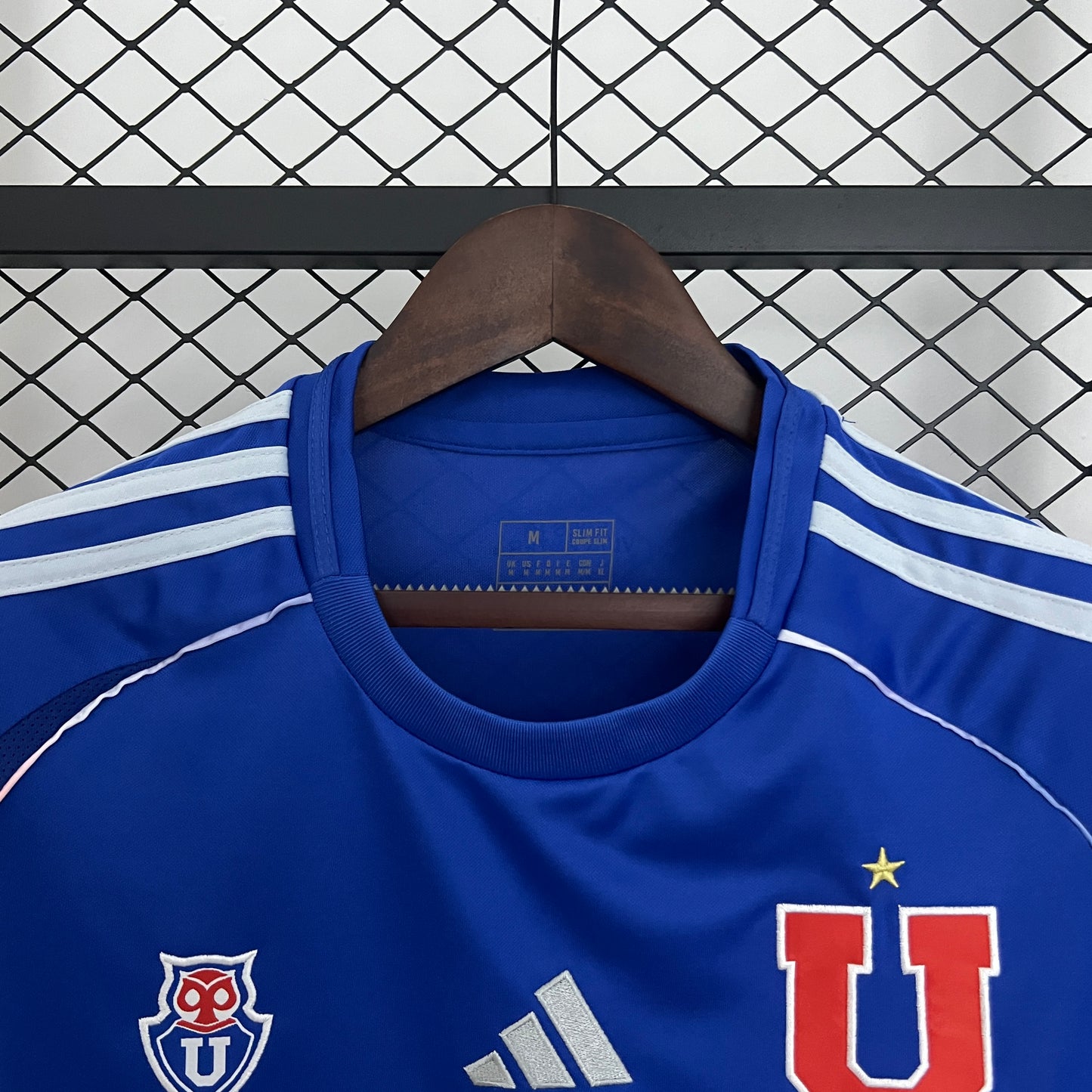 Universidad de Chile jersey for women. Season 24/25