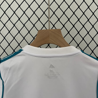 Real Madrid home kids set. Season 17/18