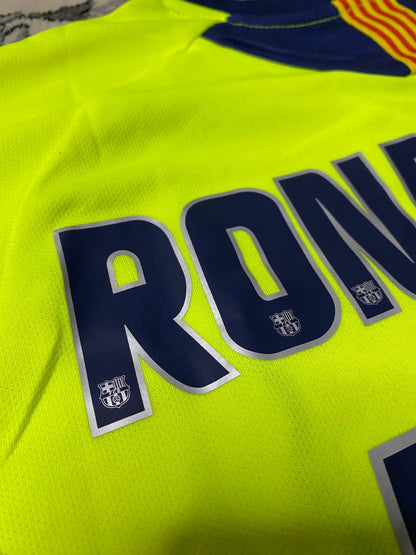 Barcelona away jersey. Season 05/06. Ronaldinho Gaucho