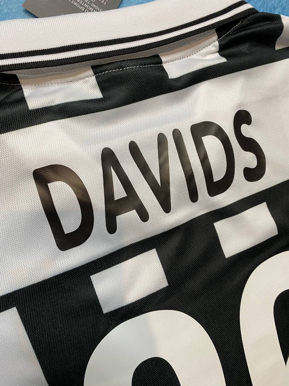 Juventus home jersey. Season 01/02. Edgar Davids